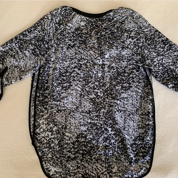 KENAR Blouse - Picture 2 of 11